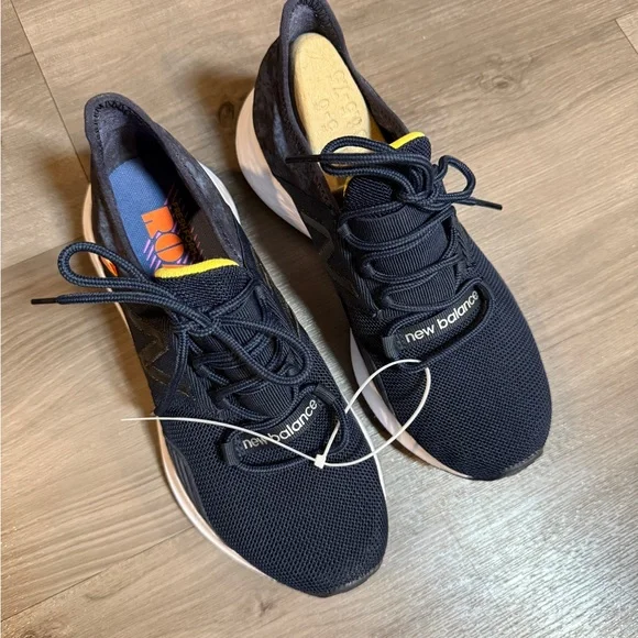 New Balance Fresh Foam Roav Navy - Women’s *NEW* - Picture 1 of 5